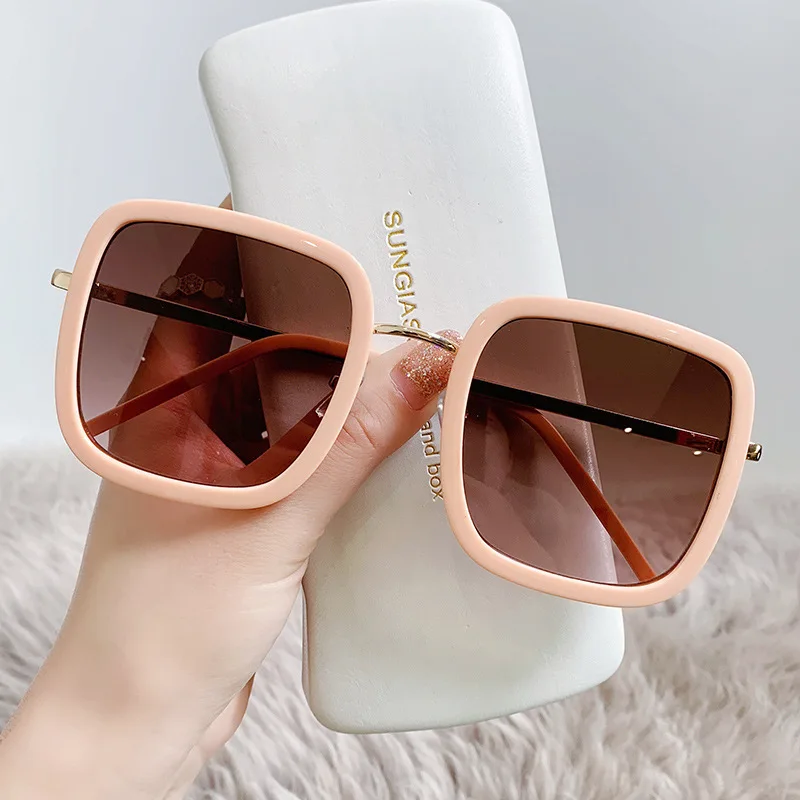 

2022 New Luxury Big Frame Sun Glasses Sunglass Trending Plastic Square Metal Sunglasses for Men Women Fashion Sun Eyeglasses
