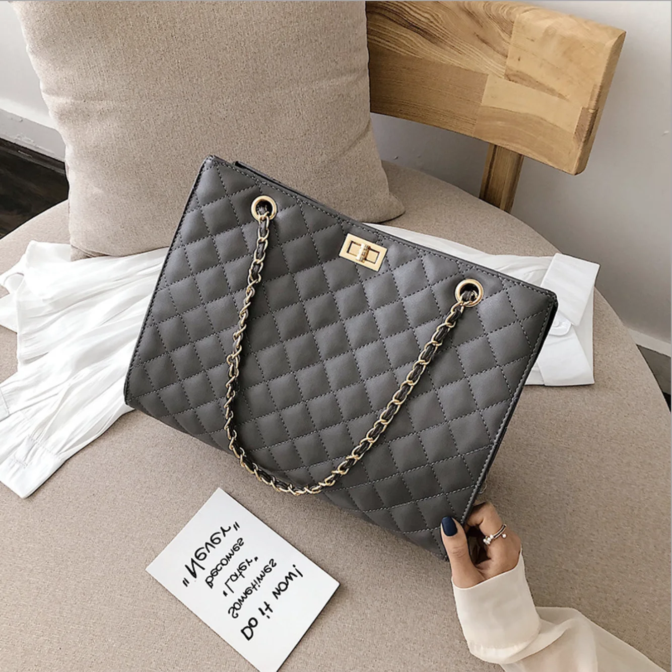 

Summer Lock Buckle Rhombic Bag Lady Crossbody Shoulder Bags,Female Fashion Chain Shoulder Bag, Customized color