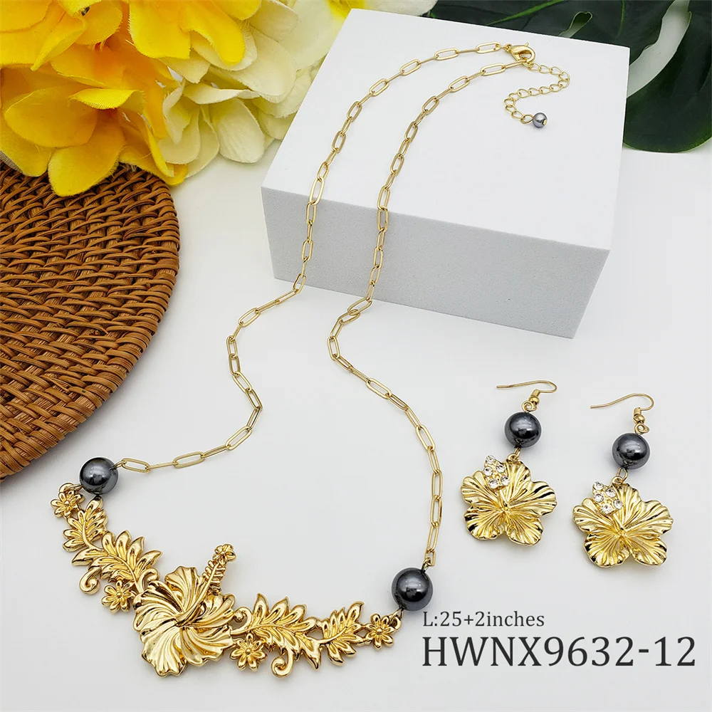 

Hawaiian Flower Charm Necklace 14K Gold Jewelry Hawaiian Plumeria Flower Statement Necklace Set