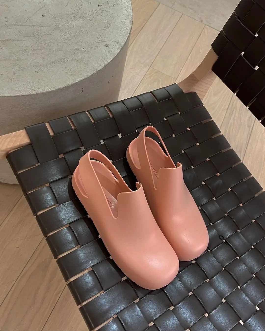 

2021 WDC high quality New summer BV sandals soft soles jelly shoes flat shoes for women, Customized