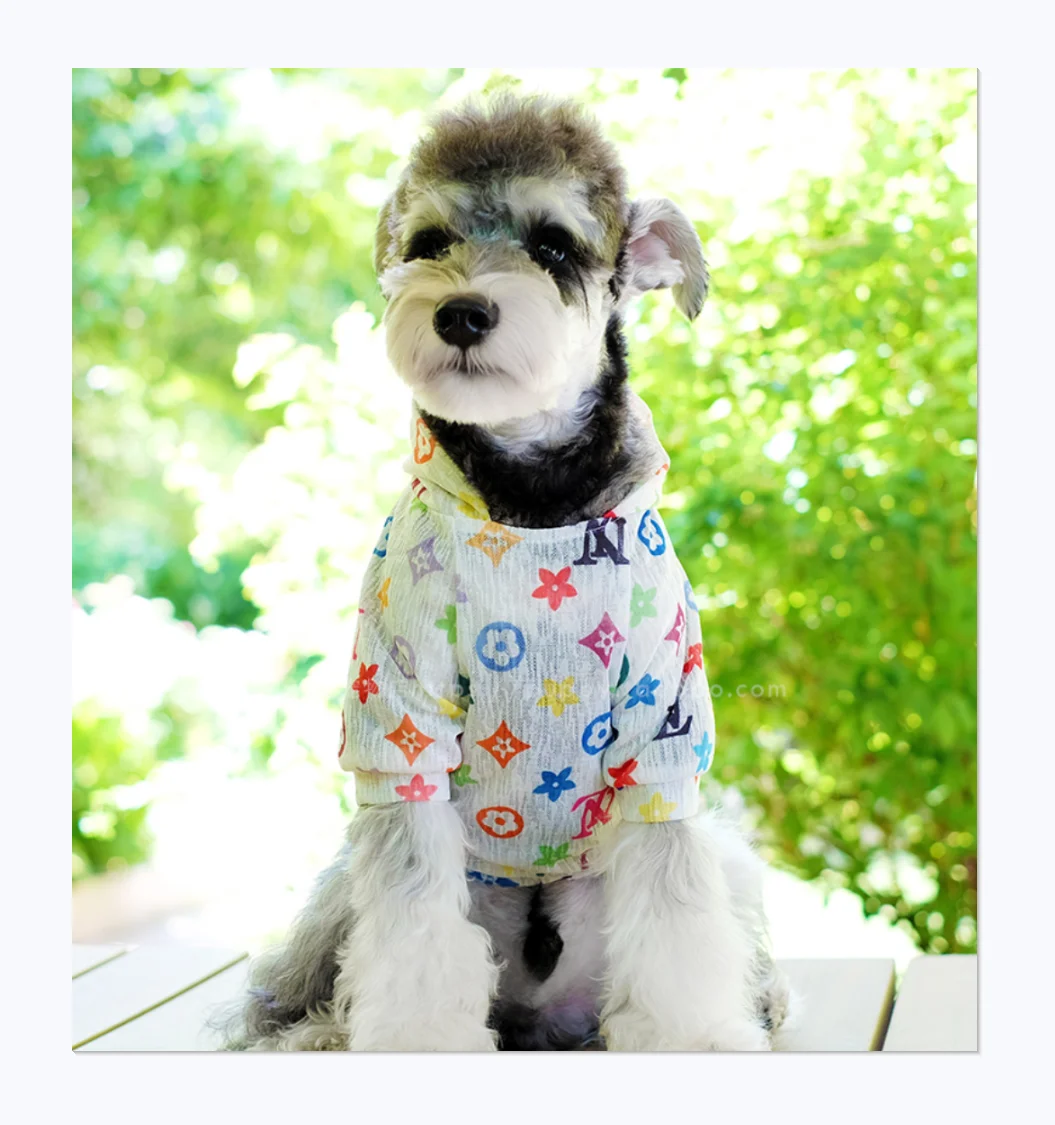 

Luxury brand LOGO classic print summer pet thin breathable dog clothing pet sun-protective vest wholesale, As photo show