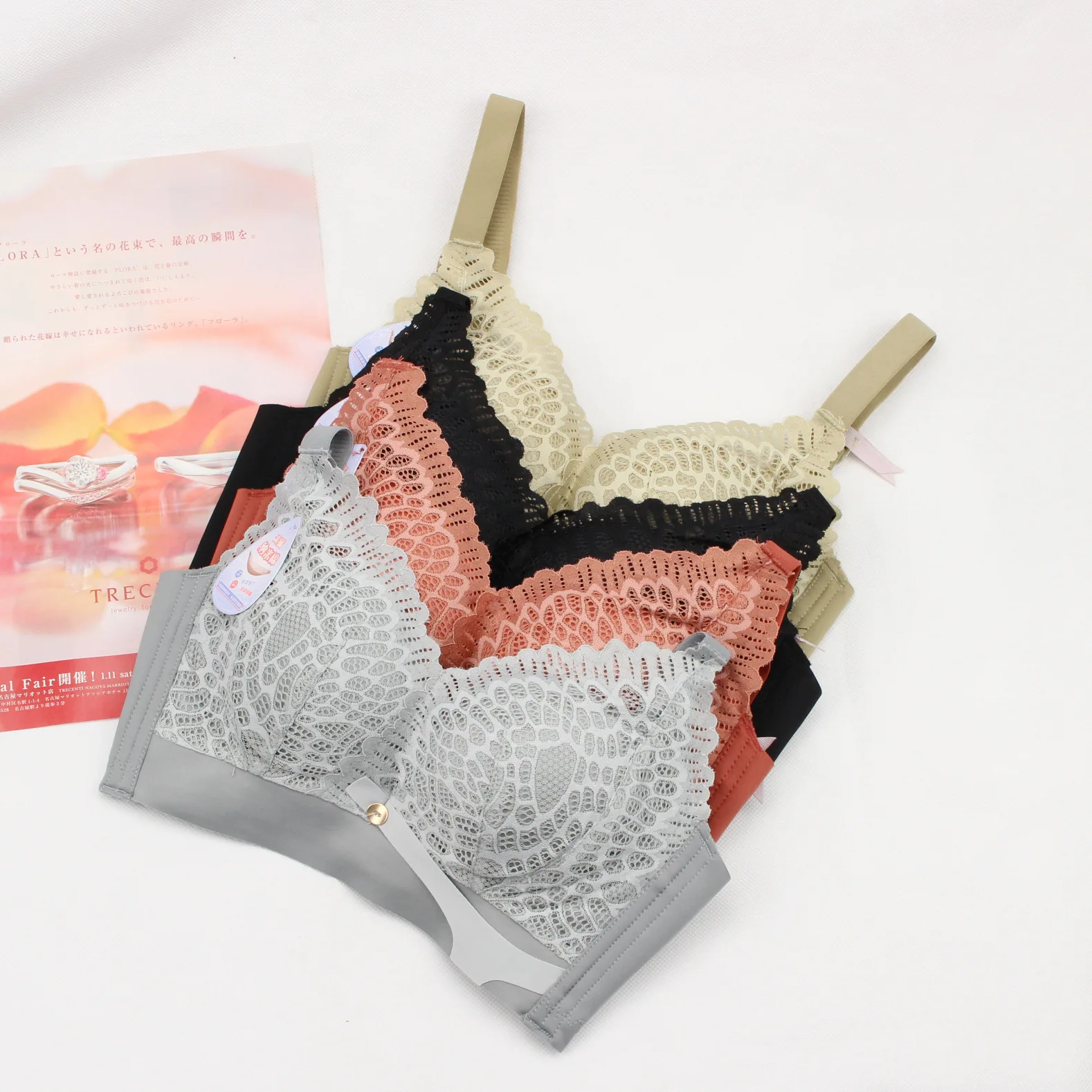 

New Arrival Push Up Women Wirefree Bralette Breathable Lightly Lined Padded Sexy Lace Bra