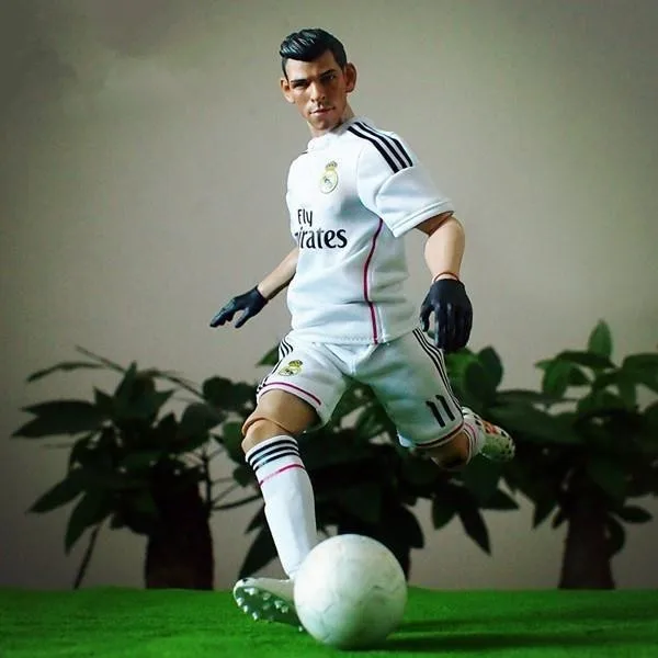 3d Custom Football Player Action Figure Cheap Soccer Ball Action