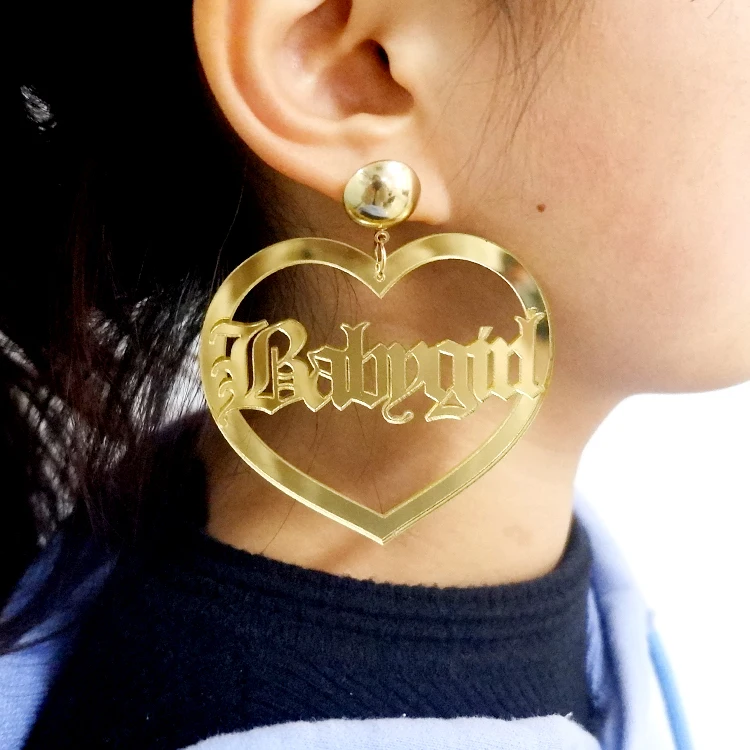 

Custom acrylic gold big hoop heart baby girl earrings, Picture