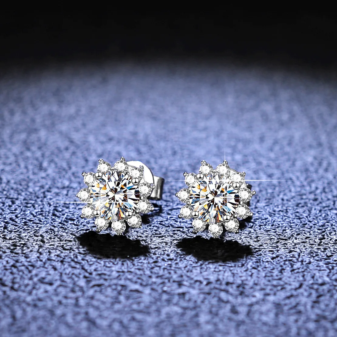 

FZ-E-008 moissanite earrings Sterling silver with 18k gold plating STUD earrings with GRA and pretty box