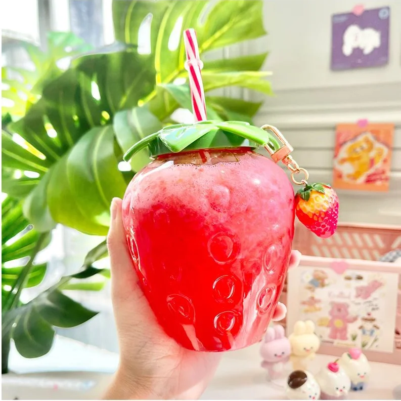 

Seaygift 2021fashion portable bpa free summer fruit juice drinking straw bottle 500ml cute Strawberry water bottle, As picture