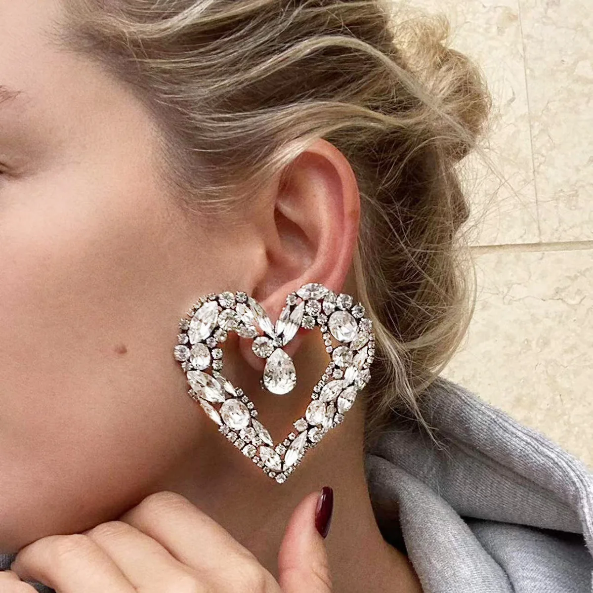 

Super Flash Claw Chain Series Alloy Diamond Rhinestone Glass Diamond Love Earrings Fashion Earrings