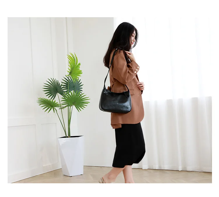 women handbag-5.jpg