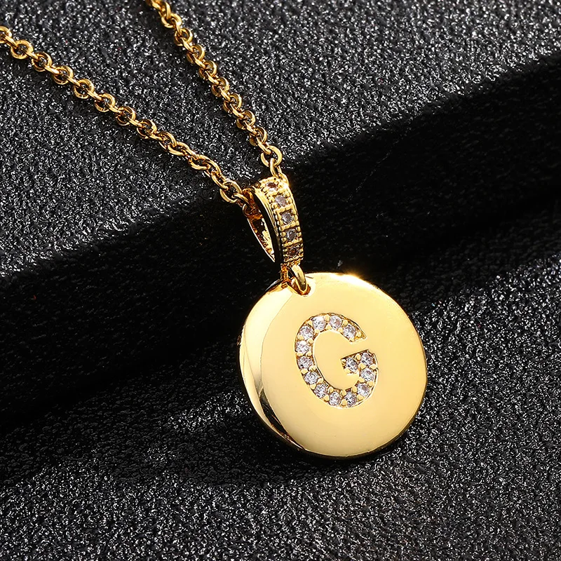 

Custom Fashion Diamond Copper Gold Plated Chain Shiny Bling Round Coin Shape Charm Letter Initial Necklace