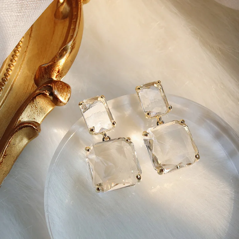 

fashion jewelry trendy resin rhinestone earrings white clear