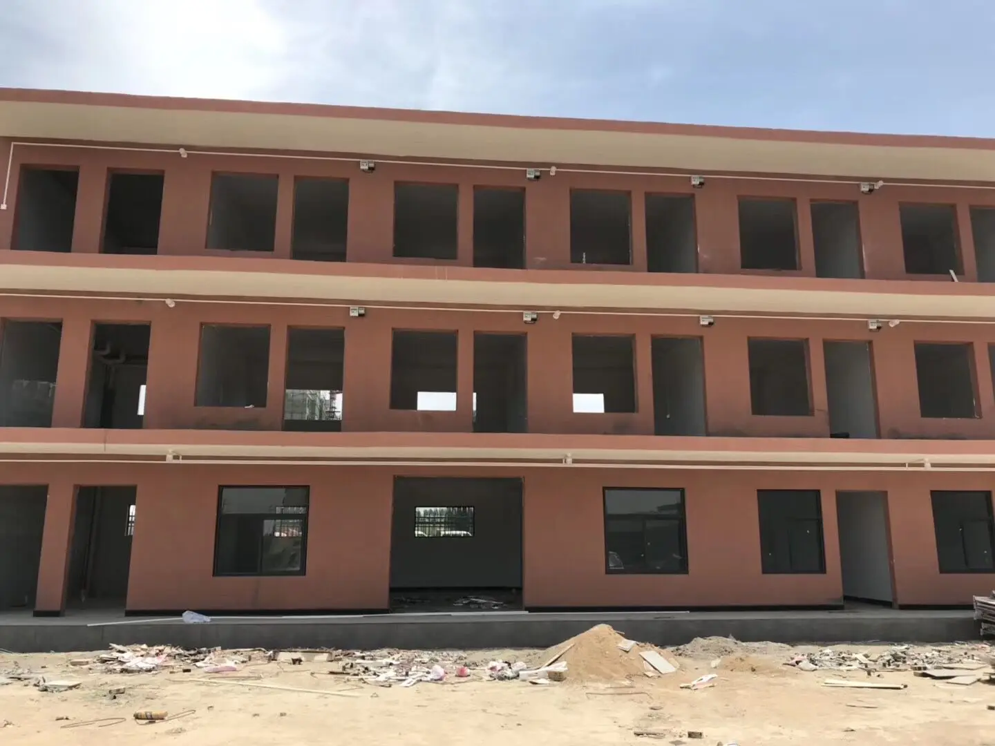 准备水泥房子施工设备