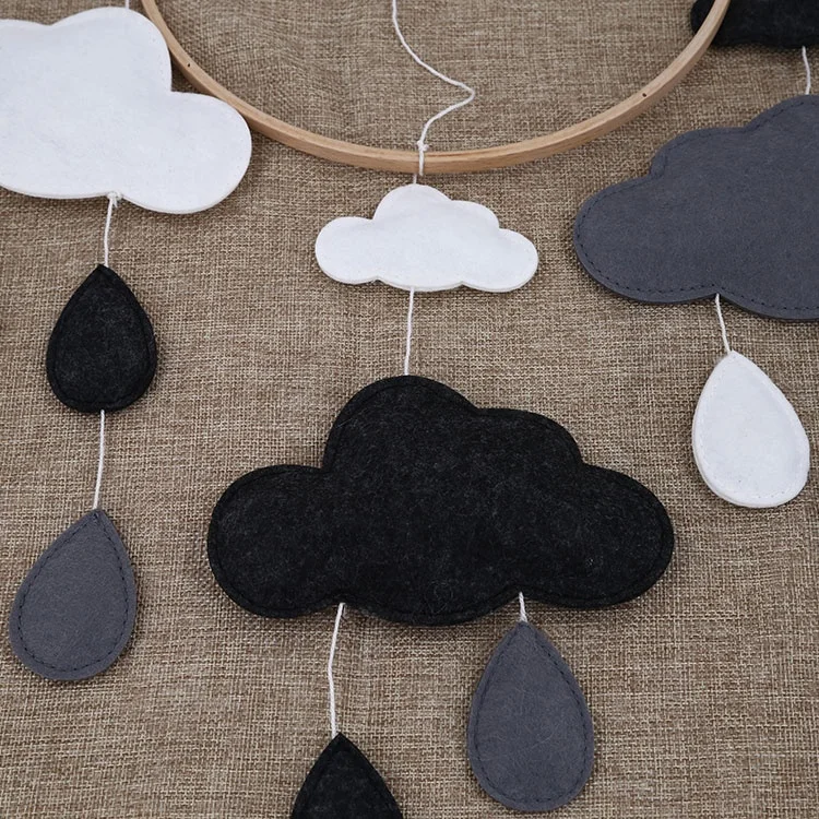 
Indoor Hanging Toys Baby Crib Mobile Nursery Room Decor Cloud Cot Mobile Monochrome Felt Baby Mobile 