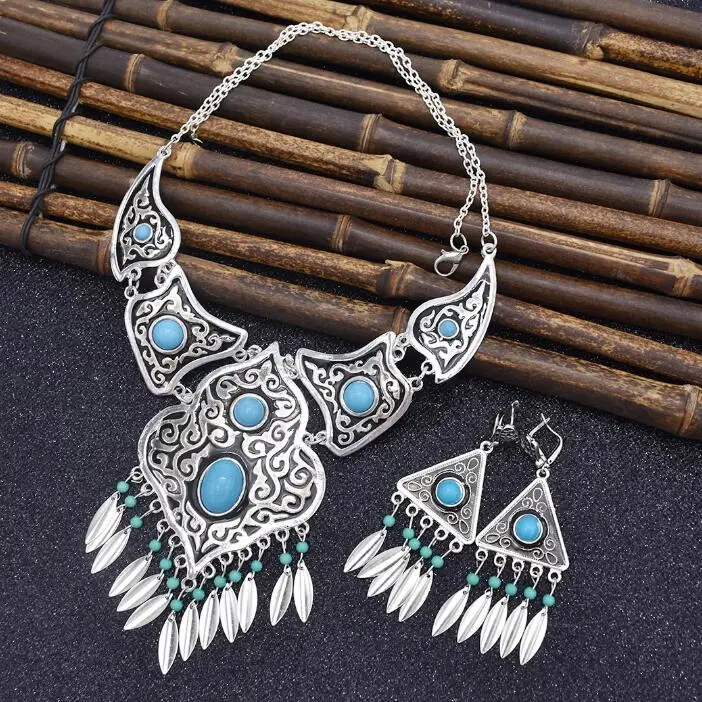 

Bohemian Vintage Hollow Out green beaded Tassel Necklace Earring Set Ethnic Ornament Jewelry Set