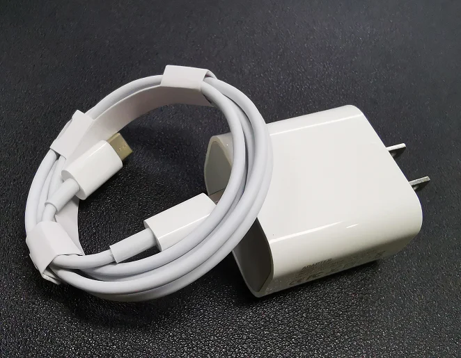 

PD 18W Wall Mobile Phone Charger kits Fast Usb Portable Charger For apple iphone 12, White