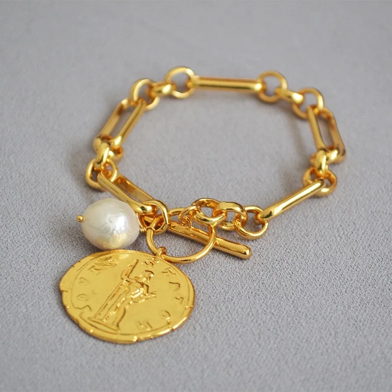 

2021 New Brass Plated Baroque Pearl Adjustable Chain Gold Bracelet Charm