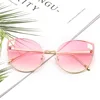 Wholesale 2019 New Women Shades Sunglasses Fashion Ladies Cat Eye Metal Flow Heart Sun Glasses