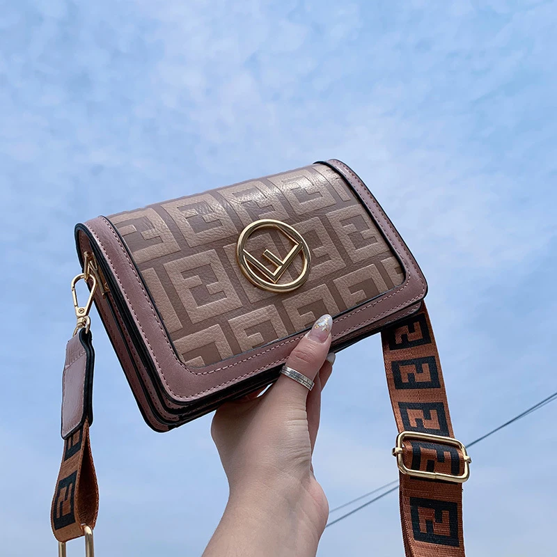 

Lock Chain Shoulder Messenger bags Square Bag Elegant Female leather bags women handbags 2021, Customizable