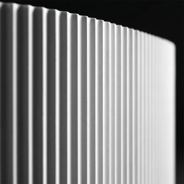 corner-acrylic-bathtub-am013-fluted-vertical-groove-texture-close-up-light-shadow-white