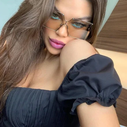 

Fashion One Lens Rivet Glasses PC Metal Frame Sunglasses