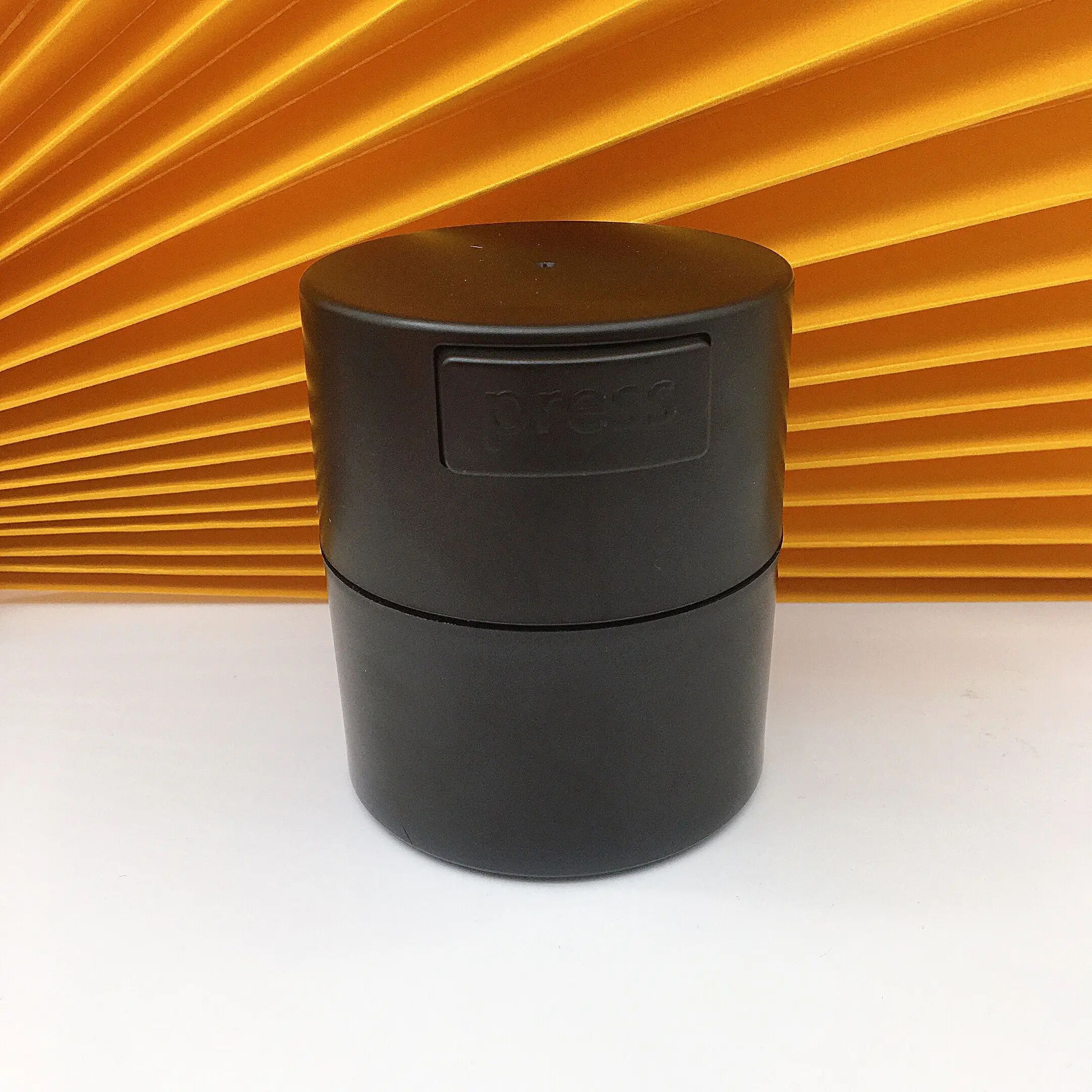 

custom private label Tank Eyelash Glue Storage container
