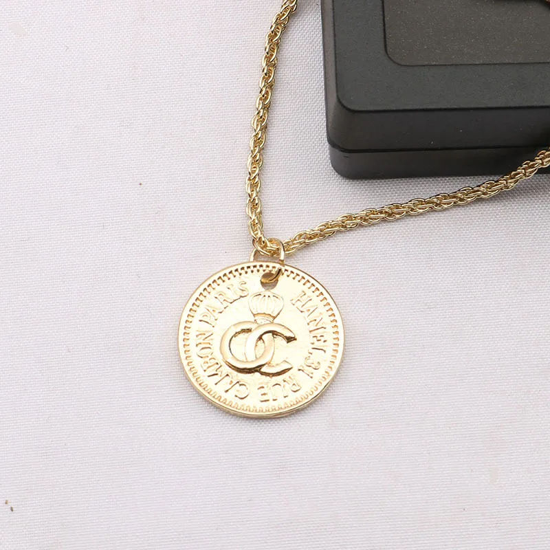 

Fashion New Accessories European And American Simple Retro Layer Etched Round Coin Clavicle Chain Pendant Necklace, Gold