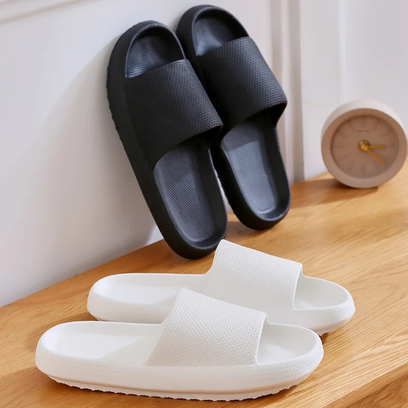 

HF The new cheap women slippers step on excrement feeling summer indoor home bathroom side slippers
