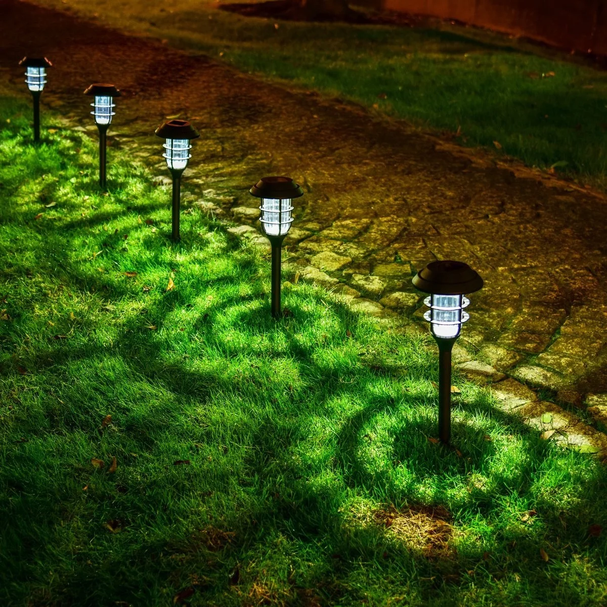 2020 Hot Sale on Amazon Outside Pathway Light Landscape Waterproof LED Solar Garden Light For lawn Patio Yard