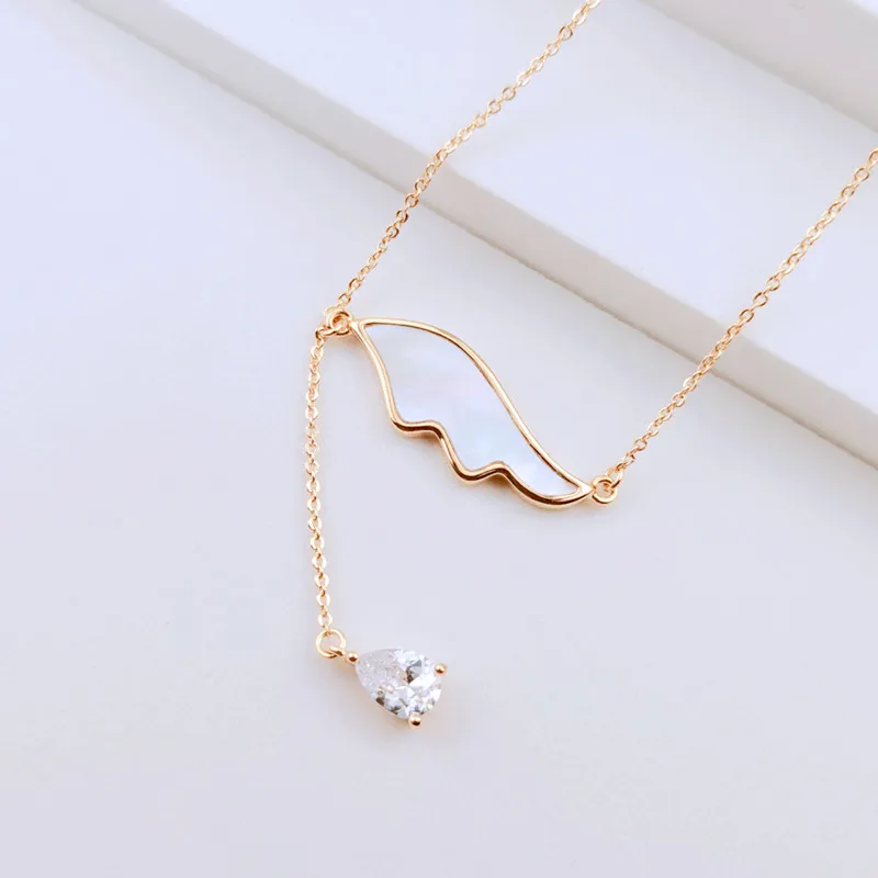 

YN10060 Factory New Arrival Brass 18k Gold Plated 3A Zirconia Seashell Pendant Wing Shape Necklace for Girls and Women, Gold color