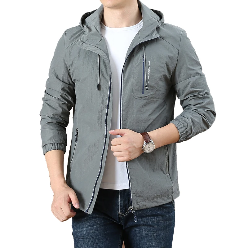 

Lightweight Windproof coat Dustproof hooded Mens Windbreaker Jackets