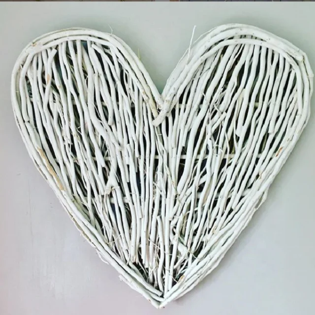 
Large willow heart for home dece 