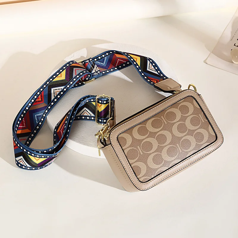 

The new summer style personalized wide shoulder camera small square bag web celebrity printed one-shoulder sloping cross bag, Brown