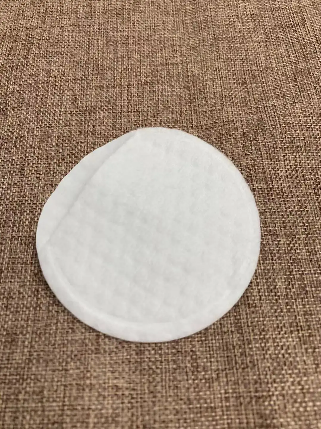 柔软的棉垫用于卸妆和保护皮肤圆形白色棉垫贴近皮肤oem