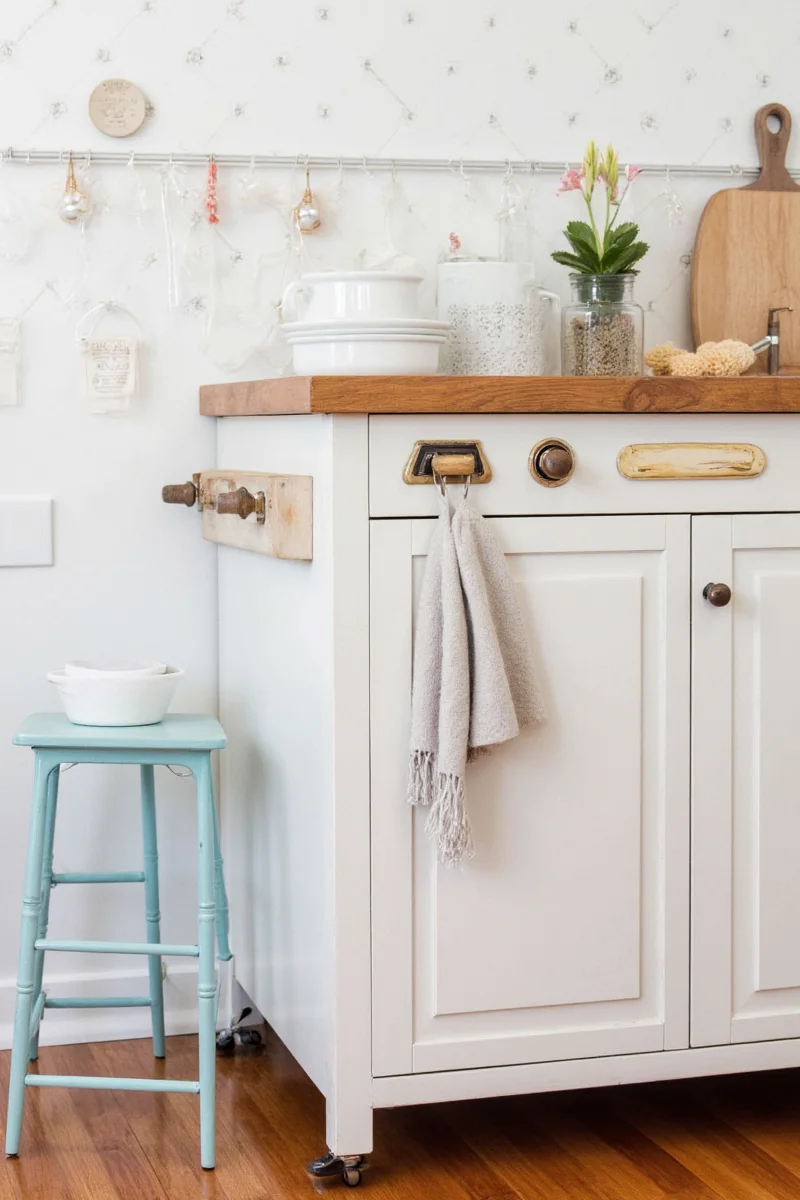 Stylish open shelving in small kitchen