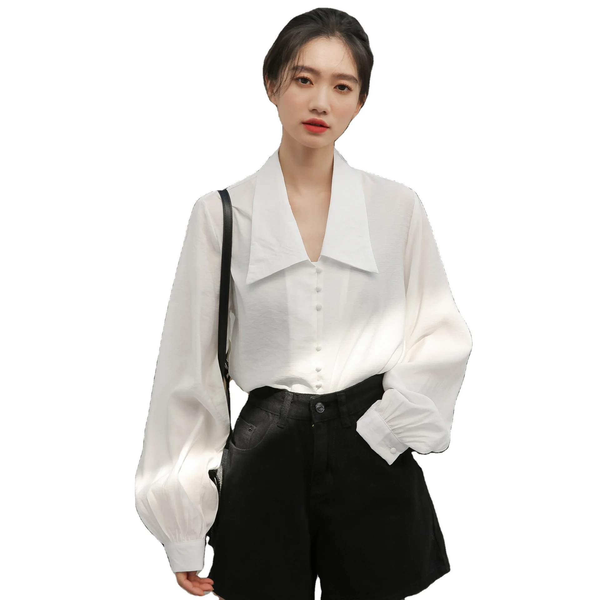 

Spring simple French temperament niche design sense lapel loose solid color lantern sleeve long sleeve shirt female