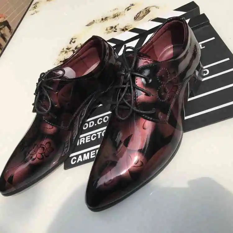 2020 new hair stylist leather shoes men's pointed color paint large size men's shoes casual leather shoes for marriage