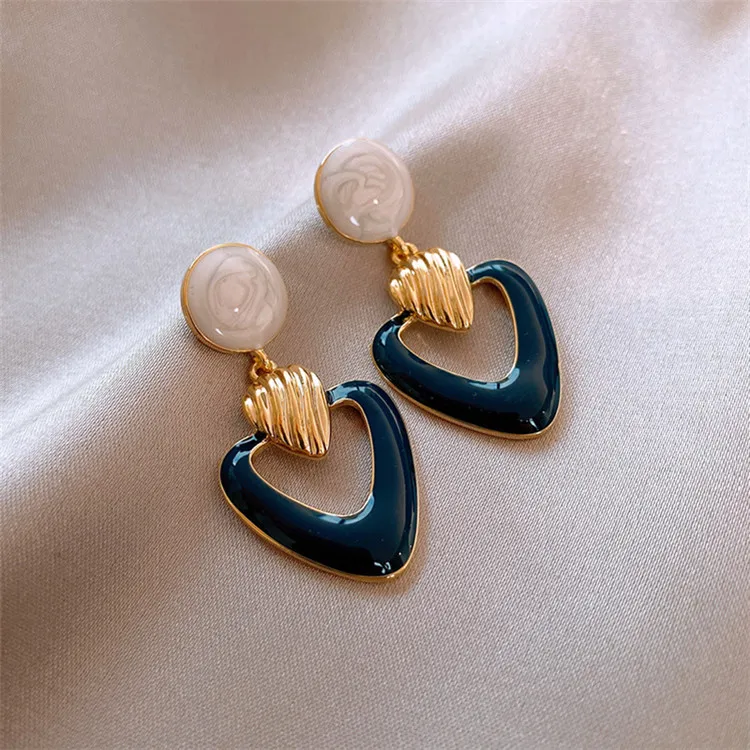 

New Arrival Vintage 925 Silver Heart Pendant Earrings Dangle Acrylic Heart Earring, Picture