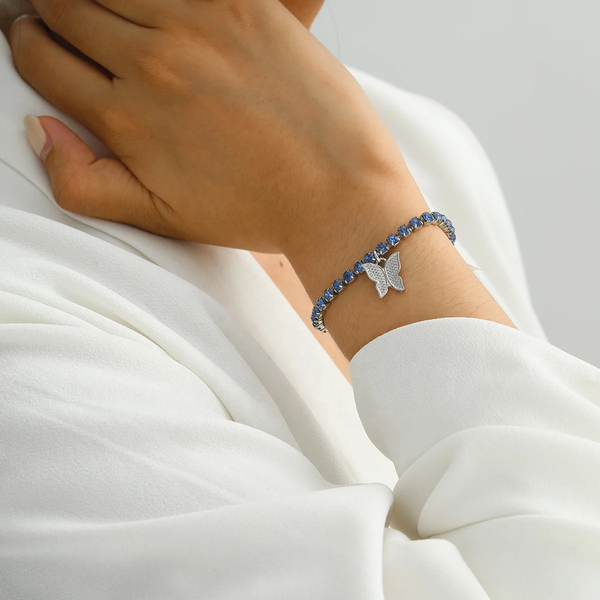 

Cute Beads Statement Bracelet With Butterfly Pendant Pink Crystal Bling Bling Hip Hop Jewelry For Women Birthday Gift, Customized color