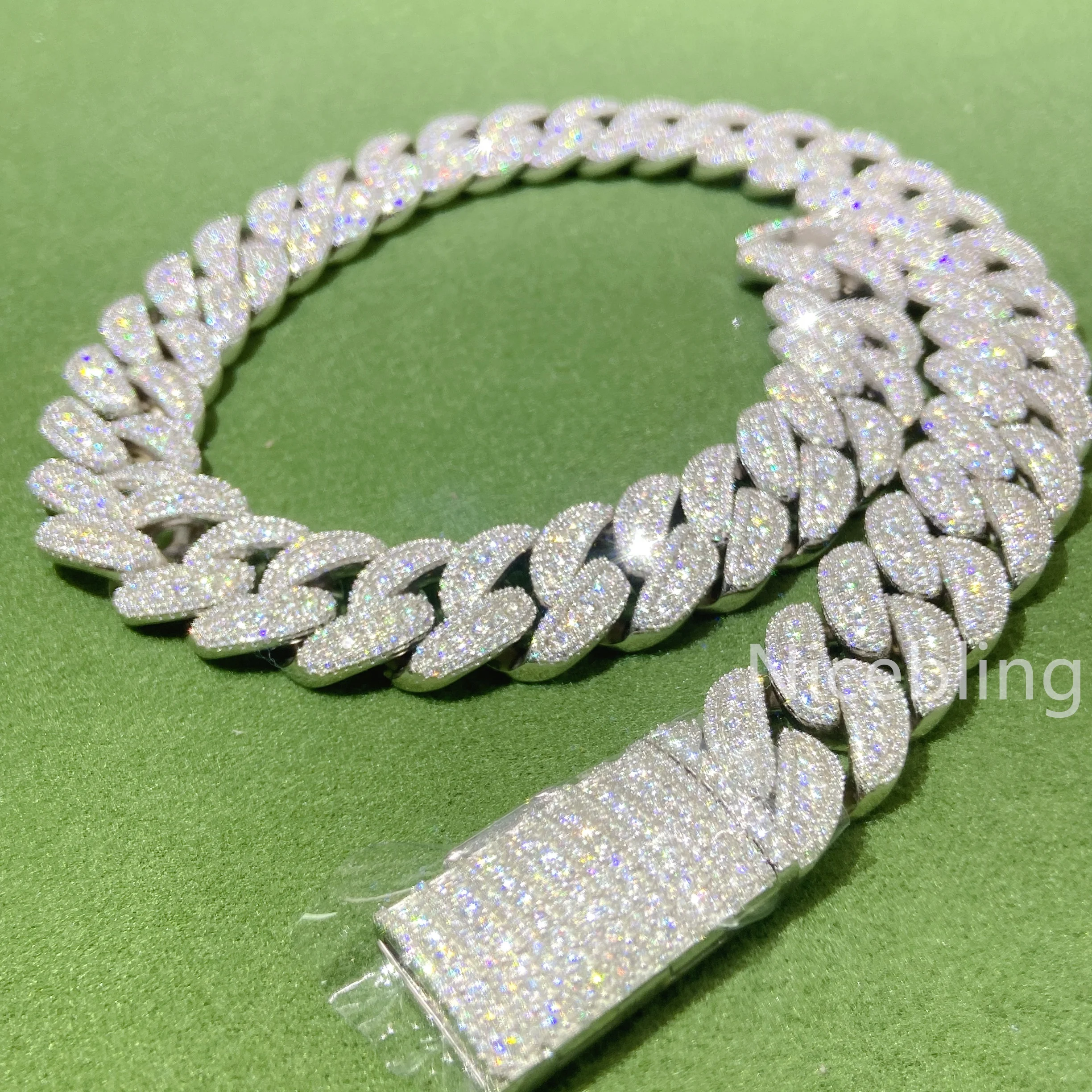 

18MM High Quality Luxury Fashion Necklace Iced Out Fully Moissanite Silver Miami Cuban Link Chain Men Necklace