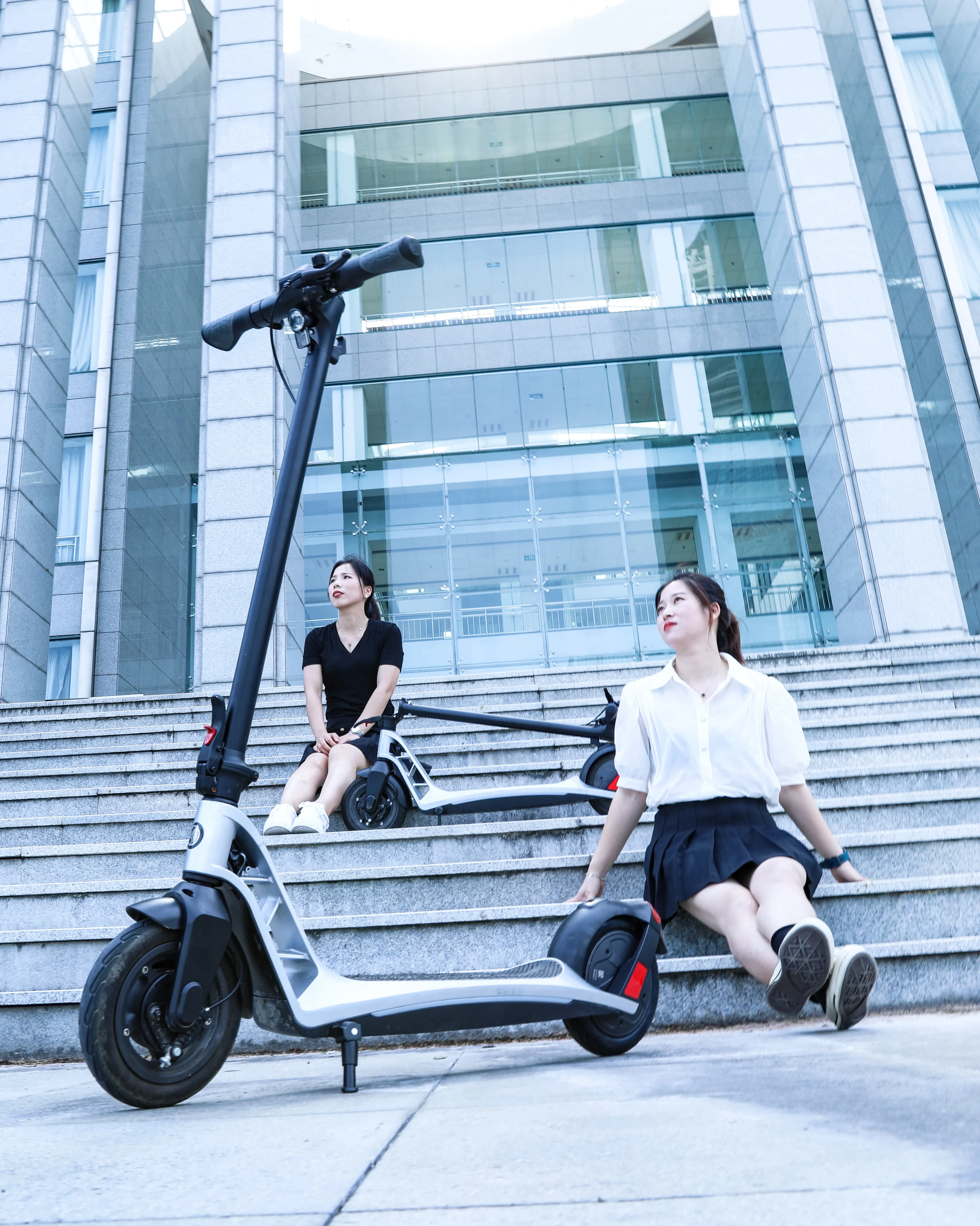 

2020 New Original 9 Inch Electric Motorcycle 25km/h Smart Step EScooter for Teenager Electric Scooters