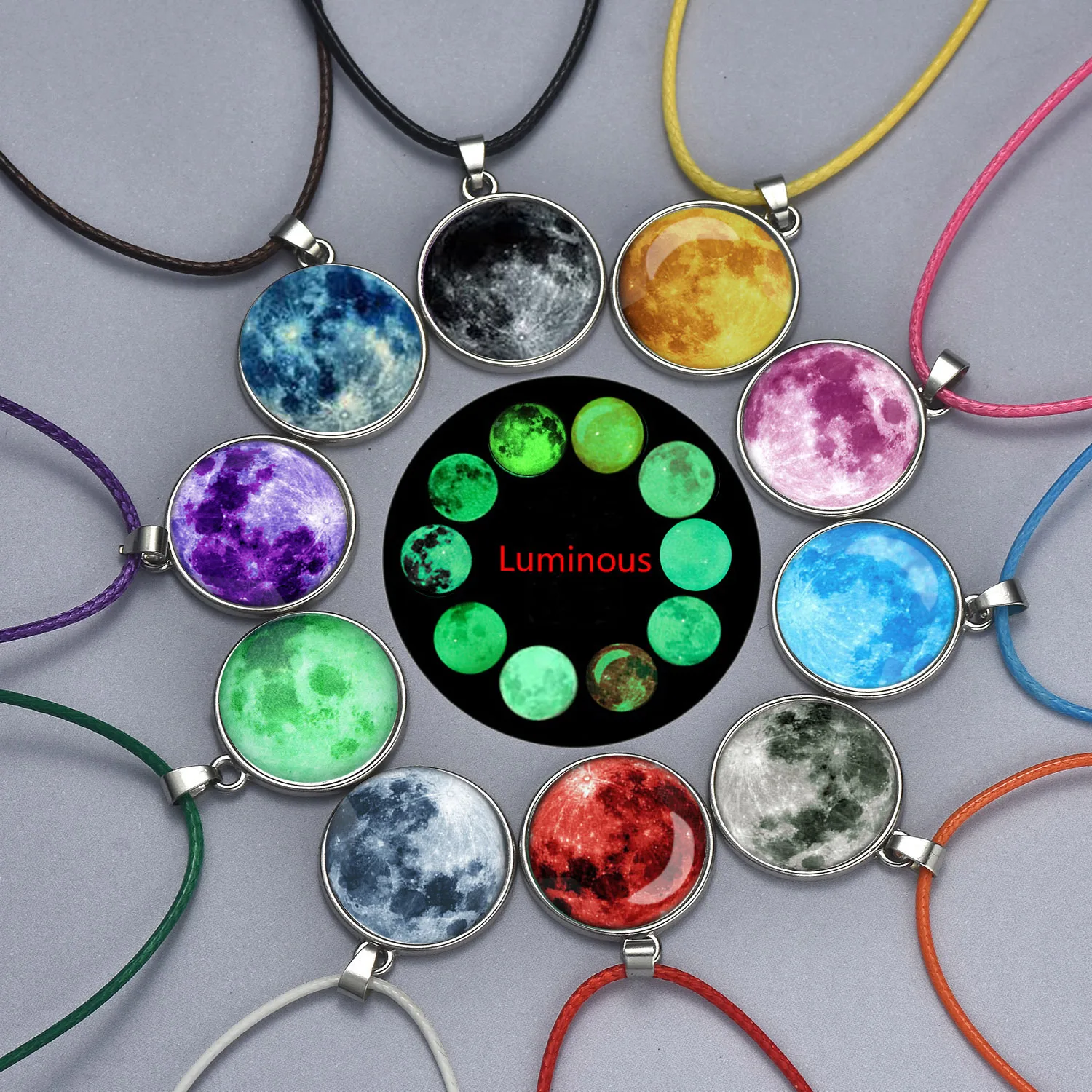 

DAIHE Fashion Round Luminous Starry Sky Pendant Necklace Jewelry Gifts Romantic Glow in The Dark Necklaces