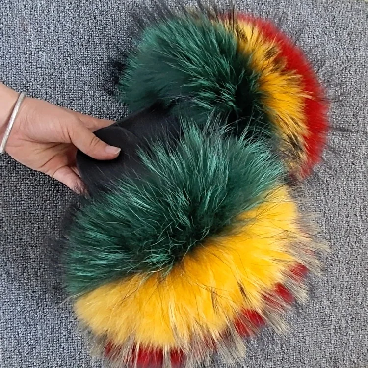 

2021 Factory new design high quality comfortable fashion slippers racoon fur slides, Pink, yellow, white, black, green or customized