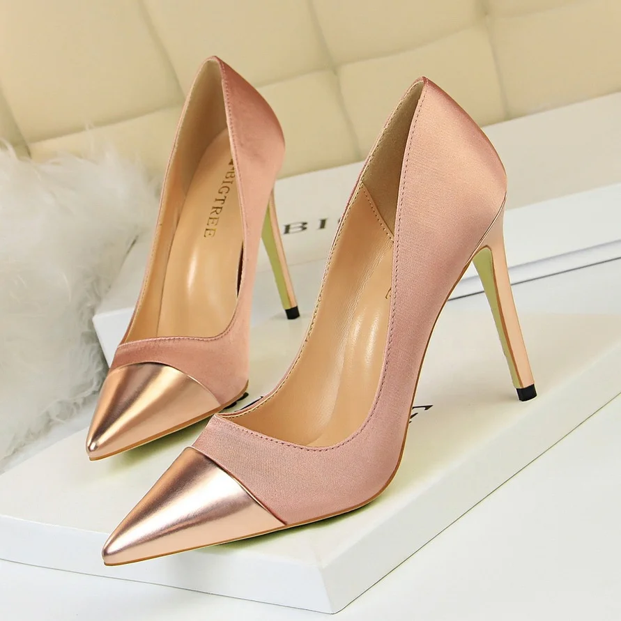 

Women's Heels Stiletto Heel Pointed Toe Patent Leather / PU Spring & Summer / Fall & Winter Gold / Party & Evening