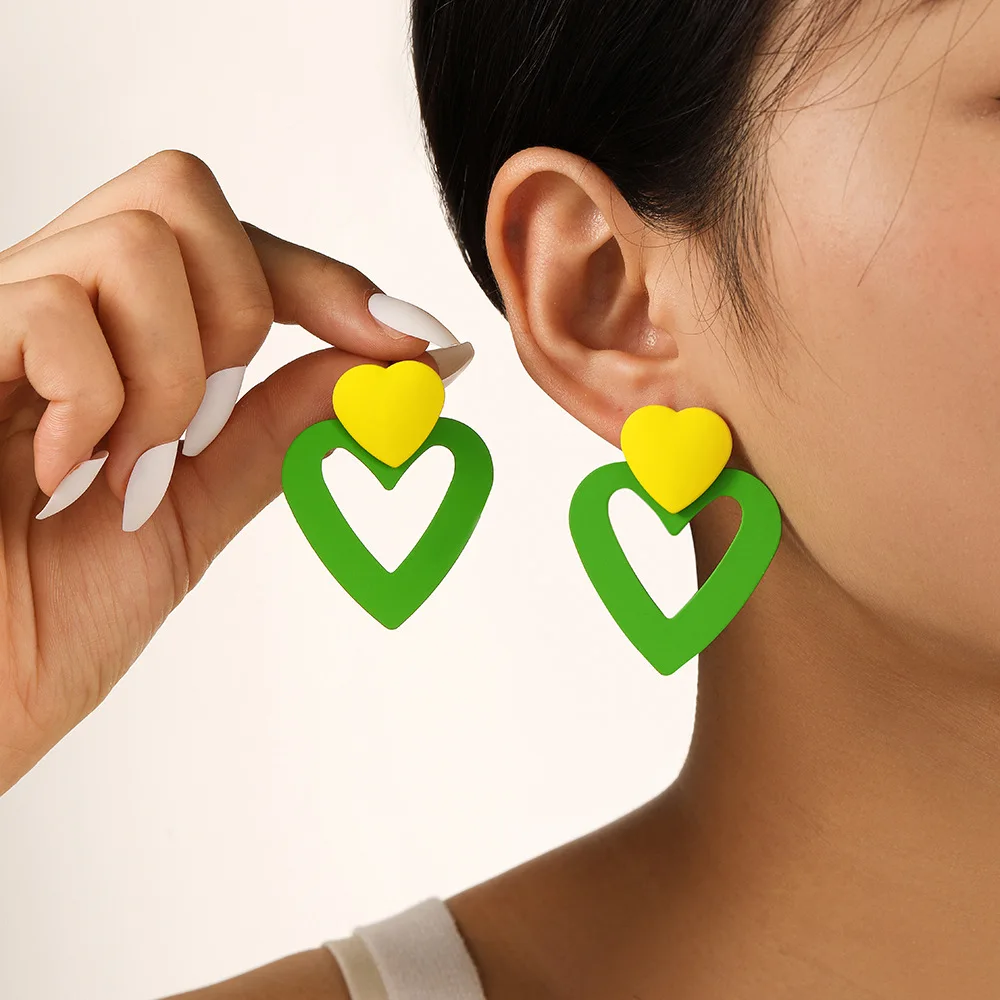 

Hot selling fashion versatile stud earrings for women with colorful love spray green earrings jewelry