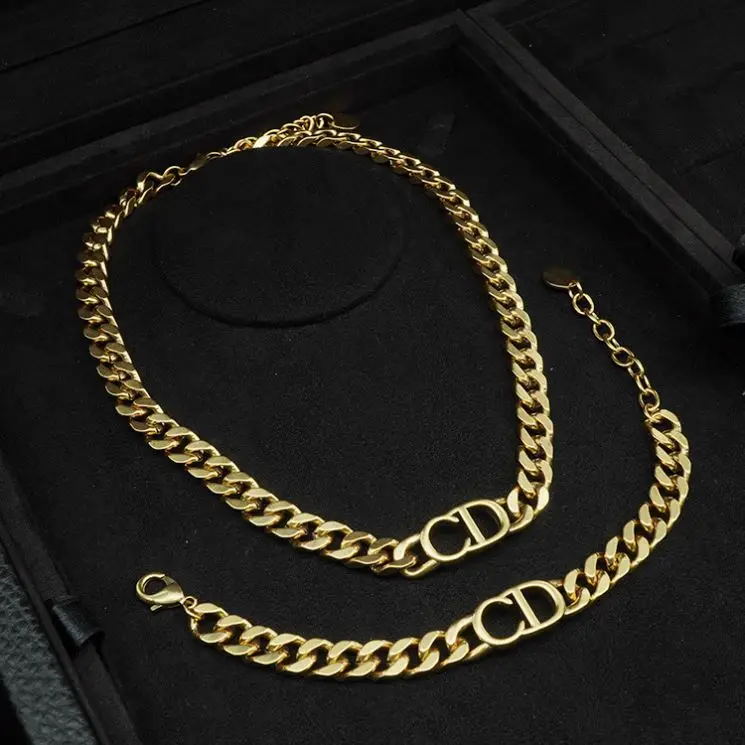

Wholesale Hiphop Cuban Chain Letter Necklace Stainless Steel Clavicle Necklace 18k Gold Plated Pendant Jewelry