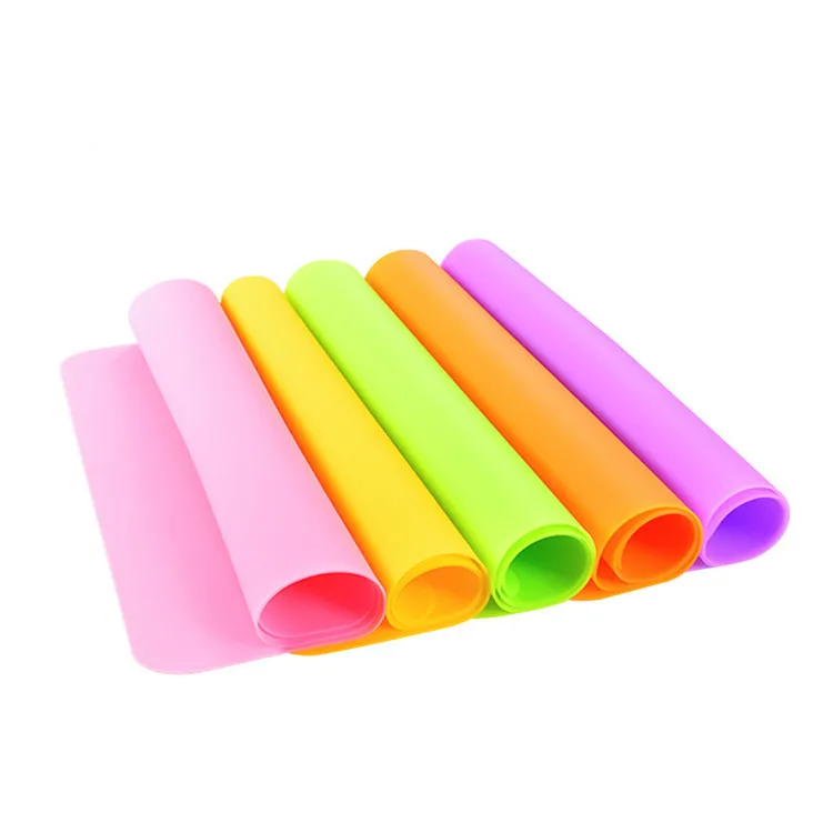 

Multifunctional baby placemat 30X40cm non-stick kneading pad silicone heat insulation baking mat