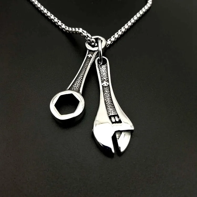 

Ruigang New Creative Stainless Steel Jewelry Vintage Punk Style Spanner Wrench Tool Pendant Necklace