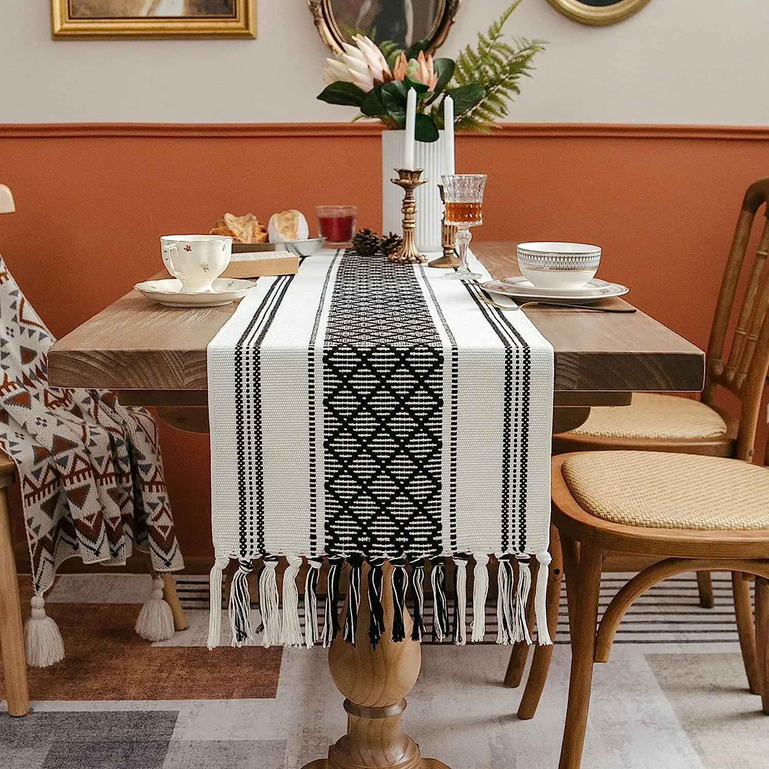 

Nordic style natural cotton and polyester custom logo long Black jacquard woven coffee table runner for dining table