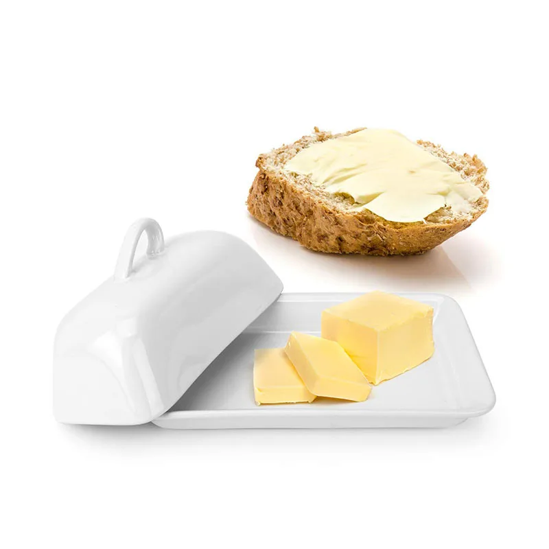 带盖的白瓷黄油盘子