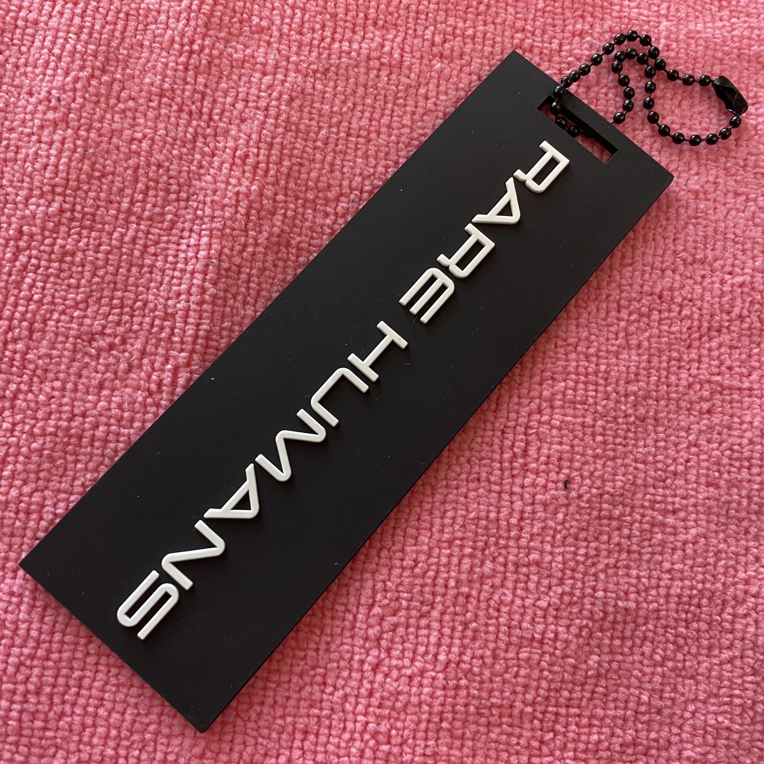 Die Cut Logos 3D Effect PVC Rubber Hangtagbrand Name Embossed Rubber Swing Tag With Black Ballchain