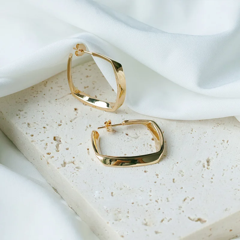 

Simple Delicate Design Jewelry Earrings Geometric Gold Plated Hoop Earrings For Women 2021